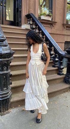 White Dress Museum Outfit, Ethereal White Outfit, Everyday Ethereal Outfits, Earthy Flowy Outfits, Soft Flowy Outfits, White Flowy Dress Aesthetic, Proposal Dress Outfit, Ethereal Aesthetic Fashion Casual, Casual Earthy Outfits