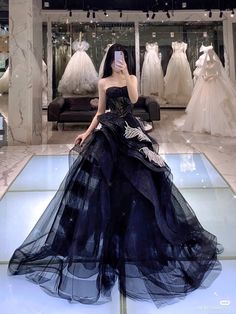 Black Princess Ball Gowns, Masquerade Gowns Elegant, Aesthetic Prom Dress Korean, Korean Gala Dress, Puffy Dresses Short, Black Fairytale Dress, Korean Gowns Dresses, Classy Ball Gowns, Korean Ball Gown