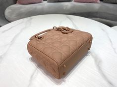 ENT - DOR Bags - 343 A+ Excellent Quality; Contact us if you've any questions in your mind. Box Making, Stylish Accessories, Debit Card, Bags Shoes, Dior Bag, Fashion Bags, Ear Cuff, Paper Bag, Clutch Bag