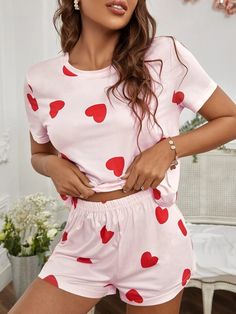 Free Returns ✓ Free Shipping✓. Heart Print Tee & Shorts Pajama Set- Women Pajama Sets at SHEIN. Cute Pyjama, Pijamas Women, Tee Shorts, Short Pj Set, Cozy Loungewear, Cute Pajamas, Short T Shirt, Print Pajamas, Pajama Set Women