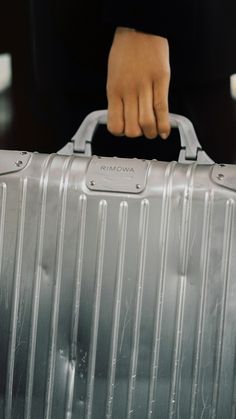 Rimowa after 5 years of travel Rimowa Luggage Aesthetic, Rimowa Cabin, Cool Luggage, Suitcase Ideas, Aluminum Luggage, Aesthetic Paris, First Class Tickets