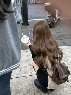 Soft Caramel Brown Hair, Lisa Ash Brown Hair, Chocolate Brown Hair Korean, Asian Milk Tea Hair, Korean Light Brown Hair, Hair Colors Korean, Light Brown Haircut, Japanese Brown Hair, Douyin Hair Color