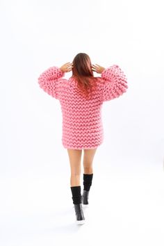 "Chunky Pink amazing unique wool sweater Perfect for home or evening events, this super giant chunky turtleneck wool sweater is a classic piece to go with anything in your closet. DETAILS - The sweater has chunky merino of wool - Made from 100% high quality wool - The sweater is knitted with 125 oz (3.5 kg ) of high quality premium merino wool - The model is 170 cm tall (regular S) - The sweater on picture is size 3XL-4xL - As mostly all models in our shop the sweater is loose fit - Colour on ph Bulky Sweater, Chunky Turtleneck, Bulky Sweaters, Sweater Turtleneck, Chunky Knit Cardigan, Super Chunky, Oversized Pullover, Winter Tops, Pullover Sweater Women