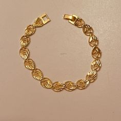 Beautiful Bracelet For Women Gold Color Material: Gold Plated Color: Gold Design: Leaf Length: 7” Inch Nickel Free Brand New Dubai Bracelet Design, Dubai Gold Bracelet Design, Bracelet For Women Gold, Gold Bracelet For Women, Silver Bow, Bracelet Design, Bangle Bracelets With Charms, Band Bracelet, Gold Plated Bracelets