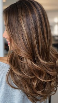 Cute Mom Cuts: 15 Styles to Transform Your Look - Fads Balayage Hair Brown Short, Thick Hair Bangs, Hairstyles For Moms, Fall Balayage, Rambut Brunette, Brown Hair Looks, Bronde Balayage, Brunette Hair With Highlights, Dance Hairstyles