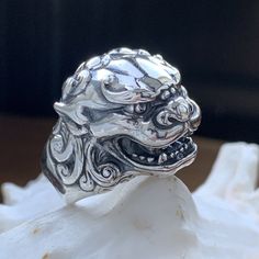 rare giant Asian foo dog handmade jewelry ring. This masterwork is a handmade piece with a final high polish made with pure sterling silver 925, jewelry box included. Details? Weight16 grams Size default size is 8 (all us sizes available) Metal purity925 sterling silver Gem detailsno gems installed Sizing? please inform us your american ring size we make your size for any ring with a professional work for free. if you don't know your size please contact me after your purchase and I will help you Dog Ring, Men Rings, Handmade Jewelry Ring, Foo Dog, Silver Jewelry Design, Leaf Jewelry, Pink Ring, 925 Jewelry, 925 Silver Rings