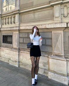 Black Mini Skirt Outfit, Money Aesthetics, Parisian Outfits, Mini Skirt Outfit, Black Skirt Outfits, Everyday Fits, Rok Mini, Fashion Bella, Looks Pinterest