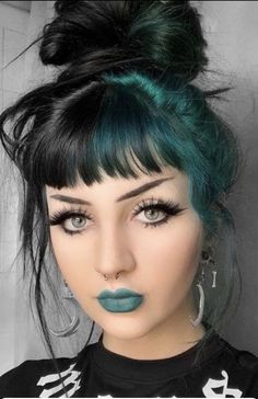 Split Hair Colour Ideas, Edgy Punk Hair, Black Edgy Hair, Edgy Straight Hair, Bangs And Colored Hair, Medium Goth Hair, Edgy Hair 2023, Edgy Black Hair, Black Hair With Color Block