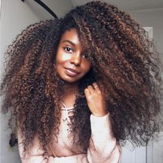 Big Hair Curls, Cabello Afro Natural, Hair Black Women, Highlights Curly Hair, American Hairstyles, Big Curly Hair, Pelo Afro, Black Curly Hair, Hair Color Highlights