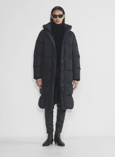 CROWN PUFFER LONG Superpuff Aritzia Long, Chicago Clothes, Long Puffer Jacket Outfit, Long Black Puffer Coat, Fall Activewear, Mom Clothes, Women's Puffer Coats, Puffer Jacket Outfit, Denim Vans