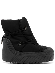 black padded design round toe front lace-up fastening drawstring fastening jersey lining platform sole Snow Boots Black, Heliot Emil, Pad Design, Boots Black, Snow Boots, Lace Front, Black Boots, Dream Closet, Men's Shoes