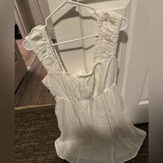 Like Brand New. Has Cute Bow In The Back. White Sleeveless Top For Date Night, Flowy Mini Length Summer Tops, White Casual Sundress For Date Night, Summer White Dress, Summer White, White Dress Summer, Cute Bow, Dresses Summer, Navy Dresses