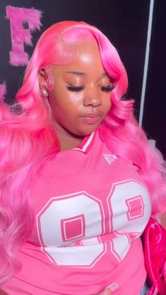 Hair Color Ideas For Birthday, Middle Part Colored Wig, Wig Colors For Light Skin, Pink Wig On Dark Skin, Wigs Styles For Black Women, Wig Colors Black Women, Color Wig Install