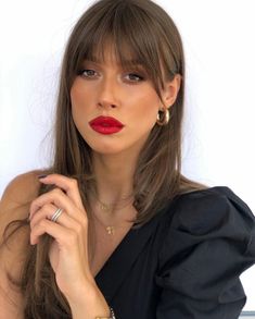 Bangs With Medium Hair, Fringe Hairstyles, Haircuts With Bangs, Red Lipstick, Brunette Hair, Balayage Hair, Hair Day, Hairstyles With Bangs