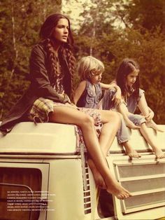 This is me and your future niece and nephew. Estilo Hippie, Look Retro, Hippie Love, Vw T1, Vintage Hippie, Hippie Bohemian, Hippie Chic, Vw Bus