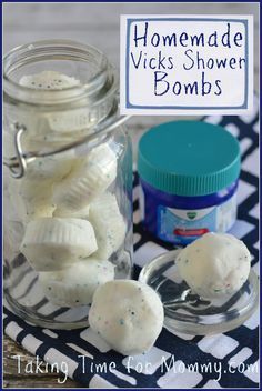 Vicks Shower, Bombe Recipe, Pasta Dental, Bath Bomb Recipes, Diy Spa, Shower Steamers, Homemade Bath Products, Homemade Remedies, Diy Body