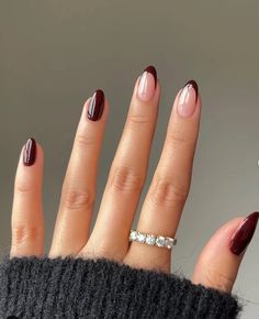 Wine Nails Short, Casual Christmas Nails, Christmas Nails Burgundy, Burgundy Nail Designs, Nails Xmas, Nail Tattoos, Art Noel, Santa Nails