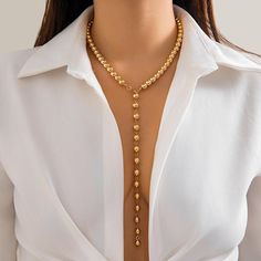 Product information: Color: gold 5181, gold 6201, white K 6201, white 6201 Chain style: ball bead necklace Material: Metal Perimeter: 21cm (inclusive)-50cm (inclusive) Packing list: 1*Necklace Product Image:For an eye-catching, yet minimal necklace that elegantly highlights your neck/décolletage, look no further than this Baguette Diamond Necklace. Its dainty diamond charm is the perfect accessory for life's special moments, such as a Prom or a wedding. * Material: High Quality Solid 925 Sterlin Elegant Fashion Outfits, Gold Tassel Necklace, Beaded Tassel Necklace, Vintage Goth, Beads Chain, Beaded Collar, Pendant Design, Beaded Tassels, Simple Necklace