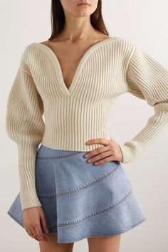 Knitwear Trends, Prep Style, Sweater Trends, Cashmere Blend Sweater, Knitwear Design, Only Fashion, Knit Outfit, Knitting Inspiration, Minimal Fashion