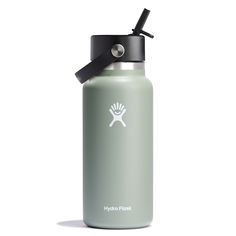 the hydro flask water bottle has a black lid