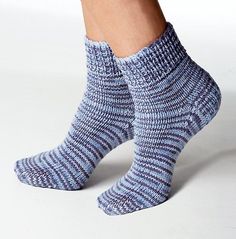 Knitted Socks Free Pattern, Mitered Square, Hand Knit Socks, Socks Pattern, Dishcloth Pattern, Pattern Knitting, Knitting Instructions, Sock Knitting Patterns, Crochet Socks