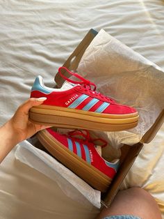 Blue Sambas, Platform Outfit, Trendy Shoes Sneakers, All Nike Shoes, Hype Shoes, Aesthetic Shoes