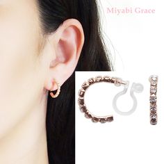 Rose Gold Rhinestone Clip On Earrings, Dainty Invisible Clip On Hoop Earrings, Non Pierced Earrings, Crystal Invisible Clip Hoop Earrings 🌟MiyabiGrace Front page https://www.etsy.com/shop/MiyabiGrace 🌟Invisible clip on hoop earrings https://www.etsy.com/jp/shop/MiyabiGrace?show_panel=true&section_id=25146523 Details ◆Length:0.78 inches (2 cm) ◆Weight:1 g (0.04 oz) These are the modern style of crystal clip on hoop earrings. These crystal stones catch the light and sparkle like a diamond!Th Clip On Hoop Earrings, Non Pierced Earrings, Earrings Rose Gold, Gold Clips, Earrings Dainty, Gold Rhinestone, Earring Findings, Pierced Earrings, Rose Gold Earrings