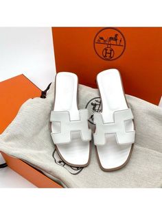 Gender: Women Brand: HERMES Product Name: Oran Sandals Women Slippers White Blanc H021056 Bags Alora Code: 86290955 Color: white Origin: Italy Hermes Oran Sandals, Slippers White, Women Slippers, Hermes Oran, Sandals Women, Timeless Handbag, Luxe Fashion, Bags Designer Fashion, Product Name