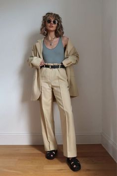 Business Casual With Sandals, Fisherman Sandals Street Style, Work Sandals Business Casual, Fisherman Shoes Outfit, Fisherman Sandals Outfit Street Style, Sandals Outfit Aesthetic, Chunky Sandals Outfit Street Style, Spring Holiday Outfit