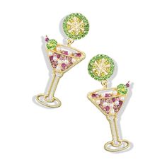 Faites une déclaration avec ces boucles d'oreilles Pearl Green Martini Statement. Légers et élégants, ils sont l'accessoire parfait pour faire tourner les têtes lors de votre prochaine fête ou soirée entre filles ! Montrez votre sens unique du style et démarrez des conversations avec ce look accrocheur.

 Taille: 1,25 pouces
 Matériel: Alliage de zinc Green Hoop Earrings For Summer Party, Metal Crystal Earrings For Party, Metal Crystal Earrings For Pierced Ears For Party, Trendy Evening Drop Earrings, Metal Dangle Crystal Earrings For Party, Chic Dangle Clip-on Earrings For Party, Metal Hoop Earrings For Summer Parties, Chic Crystal Drop Earrings For Party, Single Metal Crystal Earring For Party