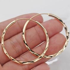 Gold Color Geometric Pattern Classic Simple Hoop Earring

Material: Brass

SIZE: 40*40 mm

Weight: About 7.6g

PACKAGE CONTENT: 1pc ring, opp bag Simple Hoop Earrings, Engagement Earrings, Big Hoop Earrings, Alloy Earrings, Large Hoop Earrings, Classic Gold, Engagement Jewelry, Gold Hoops, Gold Jewelry Fashion