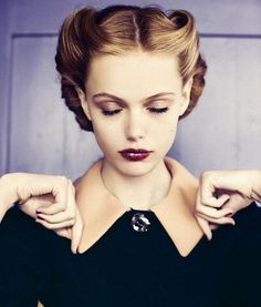 How to do 1940s Victory Rolls | 1940s Hair Styles | Cliphair UK Cabelo Pin Up, Victory Rolls, Pin Up Hair, Retro Hairstyles, Hair Envy, 인물 사진, Vintage Hairstyles