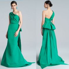 $5,990 Oscar De La Renta Vivid Green Silk Runway Gown Us S Gorgeous New With Price Tag $5,990 Oscar De La Renta Exclusive Vivid Green 100% Pure Silk Evening Gown. Beautiful Big Bow Back. This Stunning Gown Will Will Be Lighting Up Any Dance Floors. You Will Be The Queen Of Any Party When You Make Your Entry In This Beautiful Flouncy Vivid Green Gown - It Is So Full Of Life. Beautiful Small Train On The Bag. Stunning Big Bow On The Back. Build In Corset For Support And Perfect Figure. A True Piec Green Pre-draped Evening Dress, Green One-shoulder Gown For Gala, Green One-shoulder Evening Gown, Green One-shoulder Wedding Gown, Green Pre-draped Evening Gown, Luxury Green Evening Dress For Prom, Luxury Green Prom Evening Dress, One-shoulder Green Evening Gown, Green One-shoulder Evening Dress For Wedding