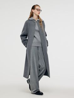 -Wool blend -With belt -Soft and comfortable Step into luxury with this double-faced overcoat, where elegance meets comfort. The soft texture of alpaca fiber combined with the warmth of wool creates a garment that is both stylish and cozy. Its unique design features a practical belt for adjustable fit, ensuring you look your best while feeling at ease in any setting. It is more than just an outfit; it’s an experience.Alpaca Wool Women Overcoat With Knit BeltGoodsNo: 1CDJ6N0A0• Fit Type: Fit• Ela Knit Belt, Alpaca Fiber, Women Overcoat, Wool Turtleneck, Women Midi, Dresses By Length, Long Sleeve Short Dress, Long Sleeve Midi, Cashmere Wool