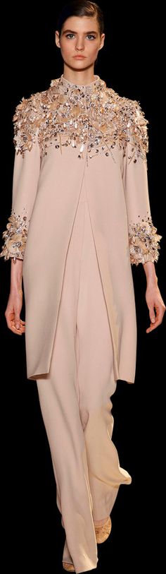 ELIE SAAB S/S 2013 Mode Rose, Elie Saab, Beautiful Gowns, Look Chic, Fashion Details, Couture Fashion, Hijab Fashion