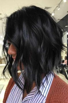 Textured wolf cut for long hair Top Demanding wolf haircut ideas for long hair Nice Short Haircuts, Midlength Haircuts, A Haircut, Cute Hairstyles For Medium Hair, Haircut For Thick Hair, Short Hairstyle, Mid Length Hair, Facial Features, Pixie Bob