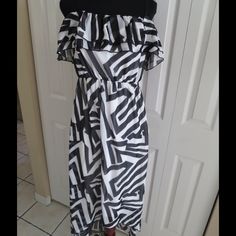 Black and White Chevron Dress Beautiful high and low dress. Brand new with tag. Dresses Chevron Dress, Wrap Dress, Colorful Dresses, Maxi Dress, Womens Dresses, Black And White, White, Fashion Tips, Fashion Trends