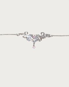 Rebellez-vous avec la chaîne de taille qui prend AlienCore et le rend très tendance. Chaîne de corps inspirée des ailes d'ange plaquées or 18 carats et platine pour chaque extraterrestre avant-gardiste. (ou humain.) Matériaux : laiton plaqué or 18 carats/laiton plaqué platine, pierre cz Dimensions : 650 mm/25,6" de longueur, 230 mm/9,06" de longueur d'extension. Cindy Kimberly x En Route En Route Jewelry, Belly Button Piercing Jewelry, Body Chains, Belly Jewelry, Cindy Kimberly, Romantic Jewellery, Fashion Wishlist, Waist Chain, Girly Jewelry