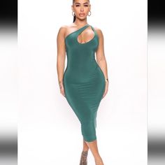 Brand New With Tags Hunter Green Size Large Very Stretchy Material See Photos For More Info Casual Green One-shoulder Midi Dress, Purple Bandage Dress, Tight Midi Dress, Stephanie Rao, Tie Sleeve Dress, Beef Empanadas, 70 Fashion, Red Satin Dress, Model Outfit