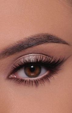 Bridal Makeup Pale Skin Brunette, Everyday Makeup Hooded Eyes, Makeup For Small Eyes Hooded, College Graduation Makeup Ideas, Makeup For Hazel Eyes And Brown Hair, No Make Up Makeup, Natural Makeup For Quinceanera, Engagement Photo Makeup