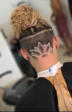 Feminine Undercut Designs, Under Cut Design Women, Easy Undercut Designs For Women, Mandala Hair Design, Designs In Hair For Women, Nape Undercut Designs Simple, Undercut Design Women, Under Cuts For Women Designs, Ladies Undercut Hairstyles