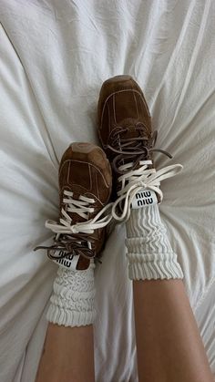 New Balance X Miumiu, Cool Shoes Aesthetic, Cute Aesthetic Shoes, Miu Miu New Balance, Beige Shoes Outfit, Outfit Ideas With Sneakers, New Balance Aesthetic, Sneaker Aesthetic, Miu Miu Sneakers