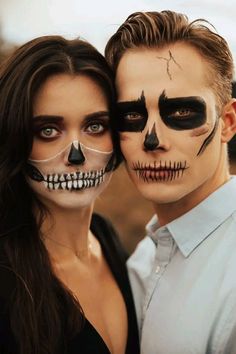 Sugar Skull Couple Costume, Skeleton Makeup Couple, Couple Skull Makeup, Couples Halloween Makeup Ideas, Skull Couple Costume, Halloween Makeup For Couples, Couple Halloween Makeup, Halloween Makeup Couples