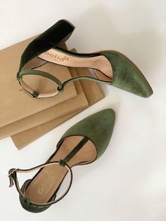 Olive Green Velvet Tango Style Woman Handmade Medium Block - Etsy Green Velvet Wedding, Velvet Wedding Shoes, Olive Green Heels, Green Velvet Shoes, Olive Green Weddings, Olive Green Velvet, Velvet Wedding, Pointed Pumps, Green Heels