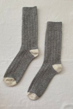 Le Bon Shoppe extended cashmere classic socks in grey melange and white tonal accents. A longer leg and extension from heel to toe make them men-friendly and gender neutral, as always. Men's size one size fits most. Women's size 9+. 24% cashmere, 27% superfine wool, 27% nylon, 20% polyester, 2% spandex. PIPE AND ROW Cashmere Socks, Fresh Milk, Cold Season, Long Legs, Sock Shoes, Vintage Stil, South Korea, Jumpsuit Dress, Apparel Accessories