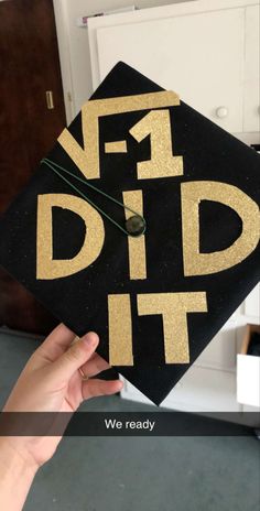 someone is holding up a graduation cap with the words f4 did it