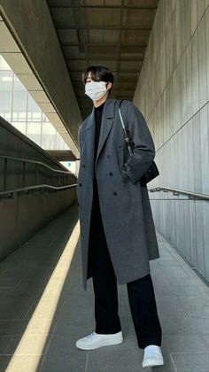 Clothing Inspo For Guys, Korean Winter Men Fashion, Korean Trench Coat Outfit Men, Asian Mens Fashion Casual, Korean Winter Fashion Outfits Men, Korean Men Outfit Winter, Korean Men Fall Fashion, Kdrama Outfits Men, Kdrama Men Fashion