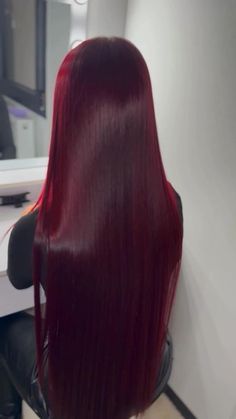 @ney.lisss Red Hair Dye On Curly Hair, Red In Black Hair, Light Cherry Red Hair, Oxblood Hair, Cherry Red Hair On Brown Skin, Dark Red Violet Hair, Purplish Red Hair, Garnet Red Hair, Types Of Red Hair