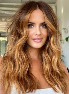 Bright Caramel Hair Color with Root Melt Winter Honey Blonde Hair, Dark Caramel Hair Color, Cowgirl Copper Hair, Blonde Cowgirl, Cowgirl Copper, Butter Blonde, Cinnamon Hair, Rambut Brunette, Strawberry Blonde Hair Color