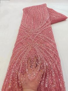 Il tessuto Sequin Glitter è un tipo di tessuto decorativo che presenta una superficie lucida e scintillante e un design a trama larga. Il pizzo glitterato con paillettes è comunemente usato per applicazioni di moda e costumi, come abiti da sera, abiti da ballo e costumi teatrali. Può essere utilizzato anche per una varietà di altre applicazioni, come aggiungere un tocco di brillantezza agli oggetti di arredamento della casa, creare accattivanti decorazioni per le feste o aggiungere un tocco glamour ai progetti di artigianato.


 Venduto con incrementi di 5 iarde: ogni borsa include 5 iarde.





 100% poliestere

 Larghezza: 49/50 pollici

 Utilizzo: abbigliamento, costumi, applicazioni, abiti formali, abiti, artigianato, moda, occasioni, abiti da chiesa, matrimoni, feste Evening Glitter Tulle Fabric With Sequins, Party Embellished Sequin Organza Fabric, Embellished Sequin Organza Fabric For Party, Party Tulle Fabric With Sequins And Glitter, Party Embellished Organza Tulle Fabric, Glamorous Net Dress With Sequins, Party Glitter Tulle Fabric With Sequins, Sequined Glitter Tulle Fabric For Party, Glamorous Embellished Tulle Fabric For Party